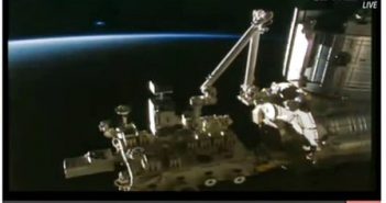 2016年4月5日国际空间站拍到地平线上的外星UFO飞走(每小时以数万英里的速度)