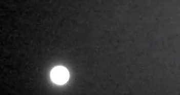 拍木星时拍到大量UFO