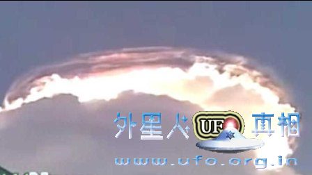 令人震惊的不明飞行物2016年1月印尼超级云或UFO的图片 令人震惊的不明飞行物2016年1月印尼超级云或UFO的图片