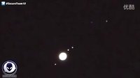 巨型UFO经过木星的令人惊叹的画面