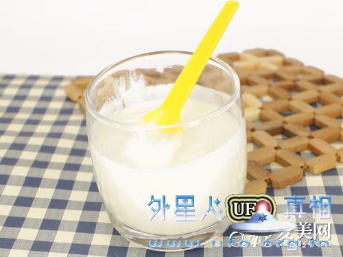 牛奶越浓越有营养? 喝牛奶 别陷入这10误区的图片 第1张 牛奶越浓越有营养? 喝牛奶 别陷入这10误区的图片 第1张