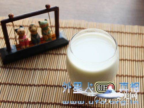 牛奶越浓越有营养? 喝牛奶 别陷入这10误区的图片 第2张