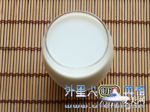 牛奶越浓越有营养? 喝牛奶 别陷入这10误区的图片 第1张 牛奶越浓越有营养? 喝牛奶 别陷入这10误区的图片 第1张