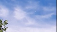 外国网友拍摄的“双胞胎”UFO视频的图片