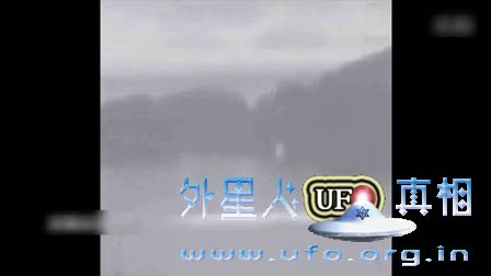 USO从水面飞出来变成UFO了的图片