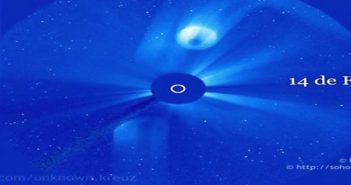 太阳附近检测到很大的UFO 2016年4月22日