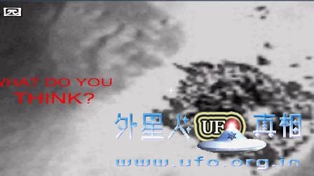 2016年8月29日月球陨石坑中的建筑的图片