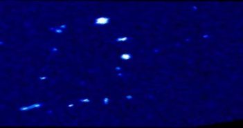 2016年8月26日太阳周围的发光UFO