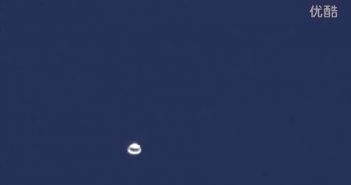 叹为观止的“魔戒”指环UFO在天上出现