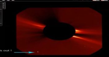 2016年9月12日太阳周围Y型UFO