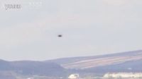 悬浮在空中的ufo静止不动的图片