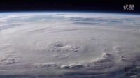 NASA传回影像 白色UFO飞碟离开地球瞬间的图片